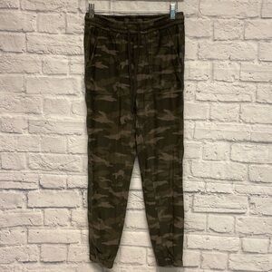 Athleta Camo Jogger Sz 0